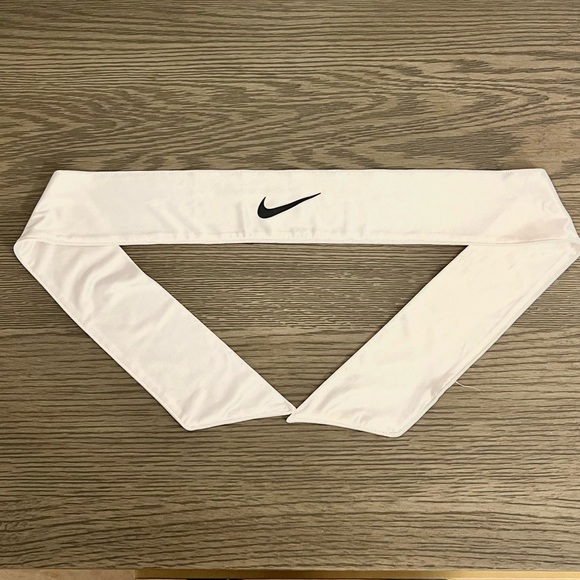 Nike Dri-Fit Head Tie | Size: O/S | Colour: White (black check) | Used - Picture 2 of 4
